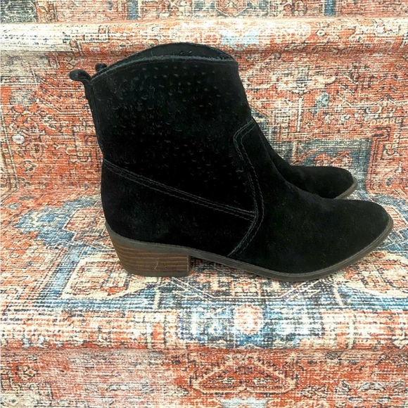 AE Suede bootie laser cut detail 8 - Picture 3 of 6